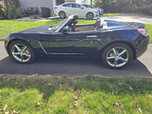 2008 Saturn Sky Red Line
