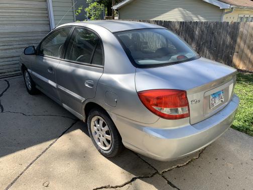 2003 Kia Rio Base