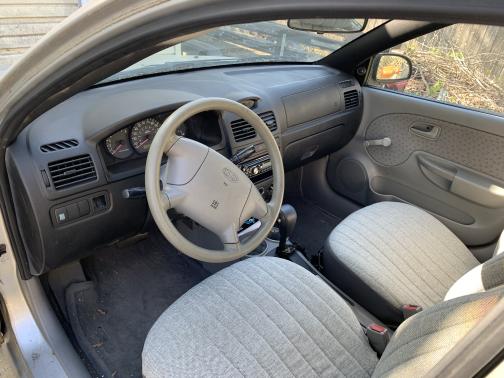 2003 Kia Rio Base