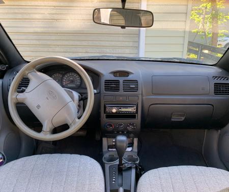 2003 Kia Rio Base