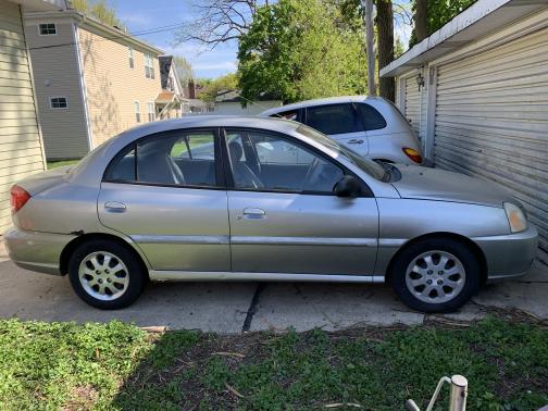 2003 Kia Rio Base