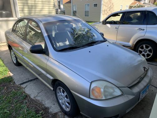 2003 Kia Rio Base