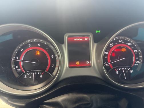 Gray 2014 Dodge Journey SE