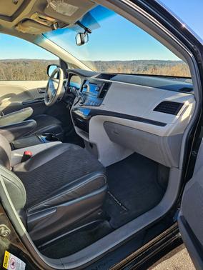 2012 Toyota Sienna SE