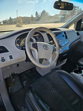 2012 Toyota Sienna SE