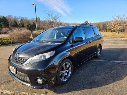 2012 Toyota Sienna SE