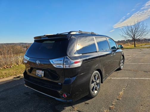 2012 Toyota Sienna SE