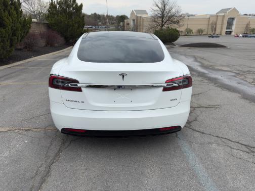 2016 Tesla Model S 90D