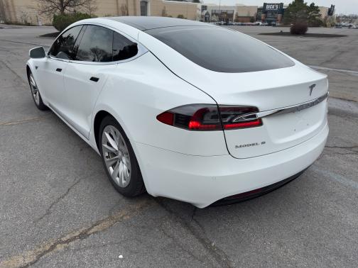 2016 Tesla Model S 90D