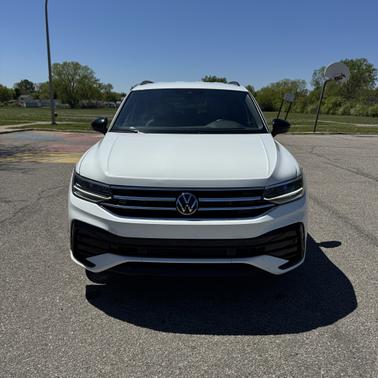 2022 Volkswagen Tiguan 2.0T SE R-Line Black