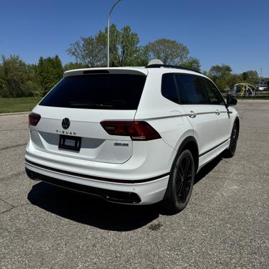 2022 Volkswagen Tiguan 2.0T SE R-Line Black