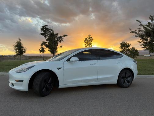 White 2019 Tesla Model 3 Long Range