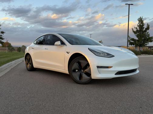 White 2019 Tesla Model 3 Long Range