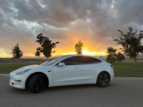 White 2019 Tesla Model 3 Long Range