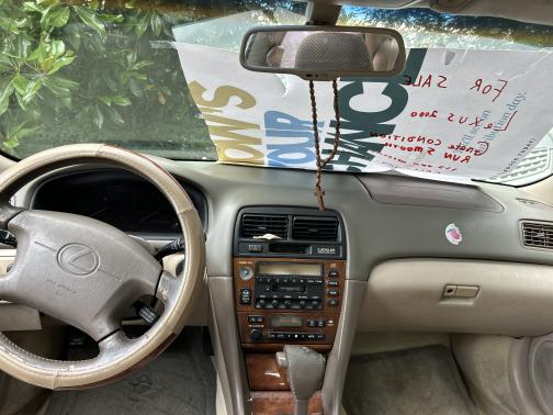 2000 Lexus ES 300 Base