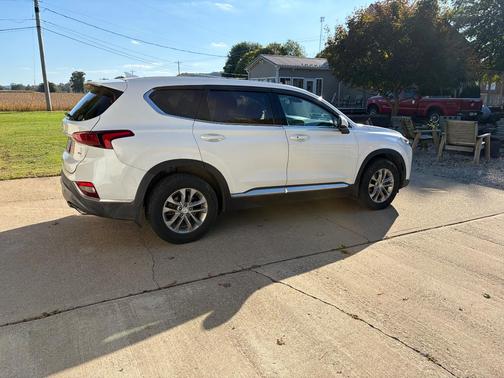 White 2020 Hyundai SANTA FE SEL 2.4