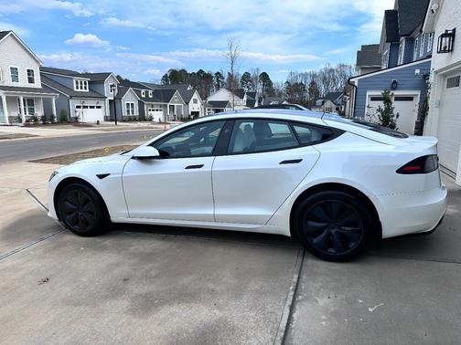 2023 Tesla Model S Base