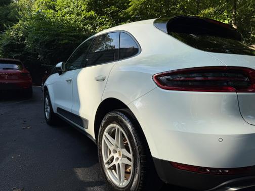2017 Porsche Macan Macan