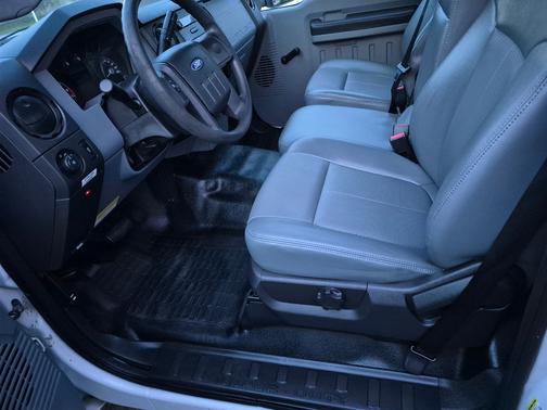 White 2013 Ford F-250 XL