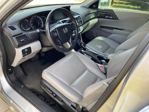 Photo 4 of 9 of 2014 Honda Accord EX-L