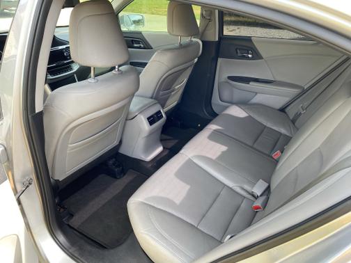 Photo 5 of 9 of 2014 Honda Accord EX-L