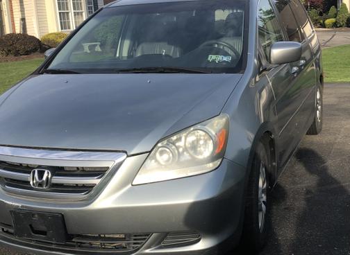 Photo 1 of 10 of 2005 Honda Odyssey EX-L