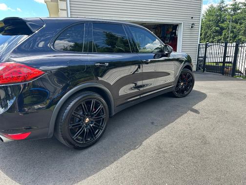 Black 2013 Porsche Cayenne Cayenne Turbo