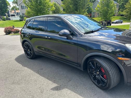 Black 2013 Porsche Cayenne Cayenne Turbo