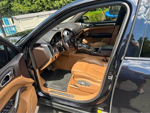 Black 2013 Porsche Cayenne Cayenne Turbo