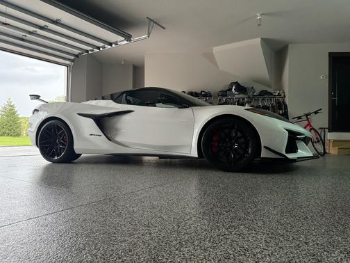 White 2024 Chevrolet Corvette Z06 w/3LZ