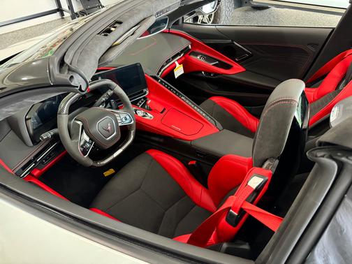 White 2024 Chevrolet Corvette Z06 w/3LZ