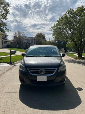 2011 Volkswagen Routan SE