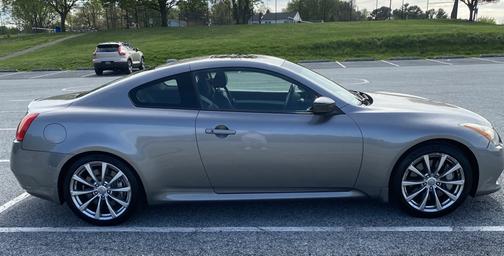 Gray 2008 INFINITI G37 Journey