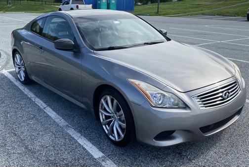 Gray 2008 INFINITI G37 Journey