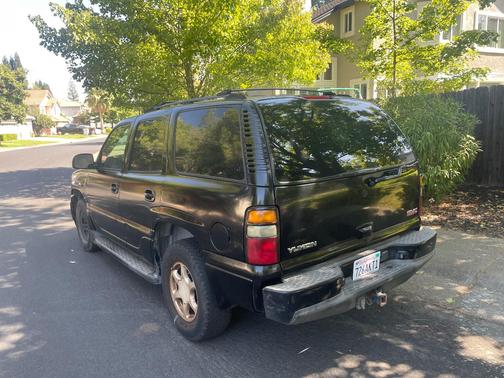 Black 2004 GMC Yukon Denali