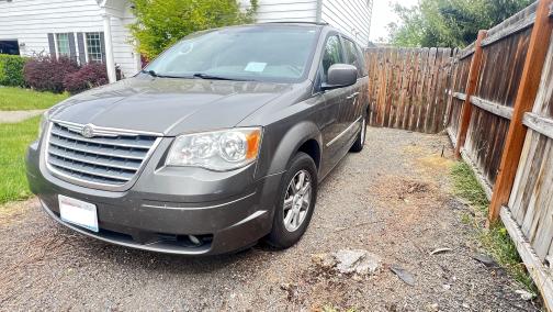 2010 Chrysler Town & Country Touring
