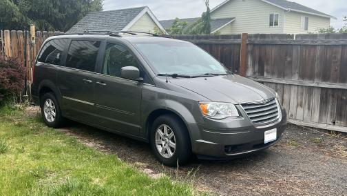 2010 Chrysler Town & Country Touring