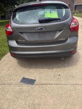 Gray 2013 Ford Focus SE