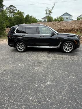 Black 2024 BMW X7 xDrive40i
