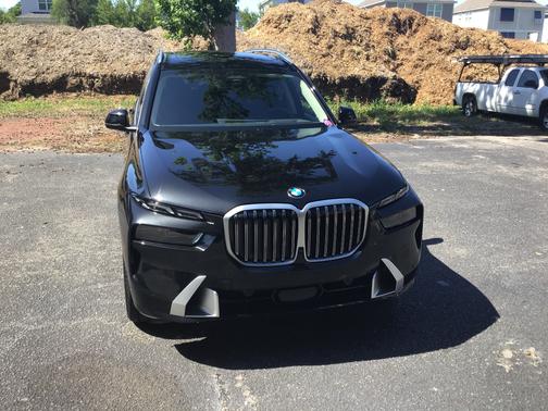 Black 2024 BMW X7 xDrive40i
