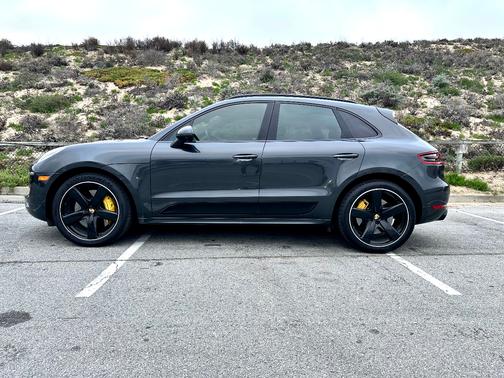 2017 Porsche Macan Macan Turbo with Performance Package