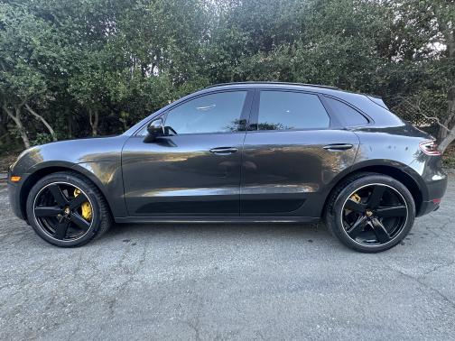 2017 Porsche Macan Macan Turbo with Performance Package