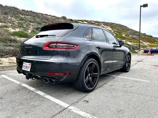 2017 Porsche Macan Macan Turbo with Performance Package