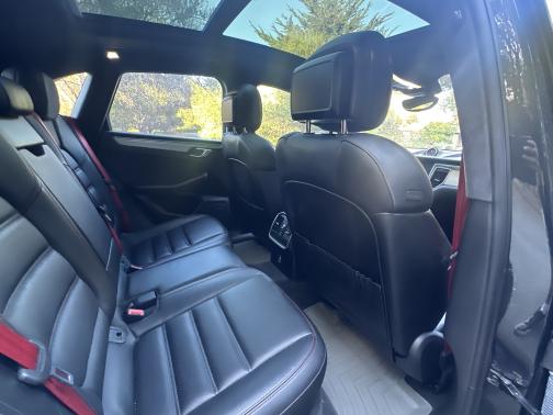 2017 Porsche Macan Macan Turbo with Performance Package