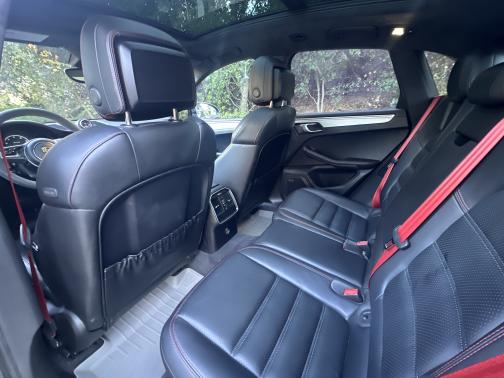 2017 Porsche Macan Macan Turbo with Performance Package