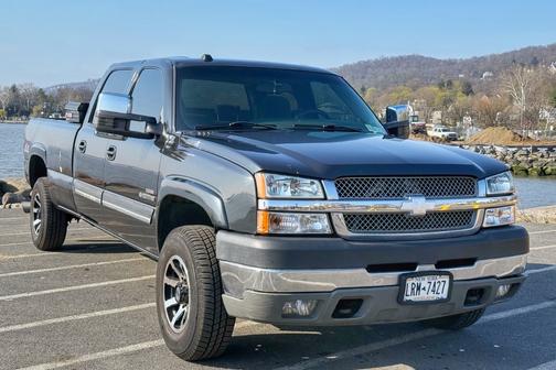 Gray 2004 Chevrolet Silverado 2500 LS H/D Crew Cab
