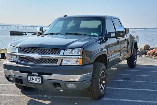 Gray 2004 Chevrolet Silverado 2500 LS H/D Crew Cab