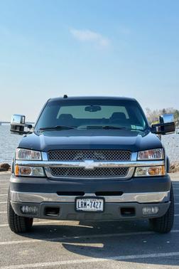 Gray 2004 Chevrolet Silverado 2500 LS H/D Crew Cab