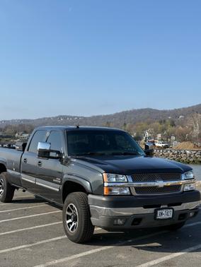 Gray 2004 Chevrolet Silverado 2500 LS H/D Crew Cab