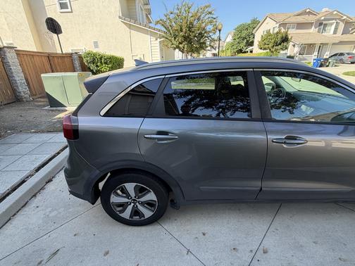 Gray 2018 Kia Niro LX